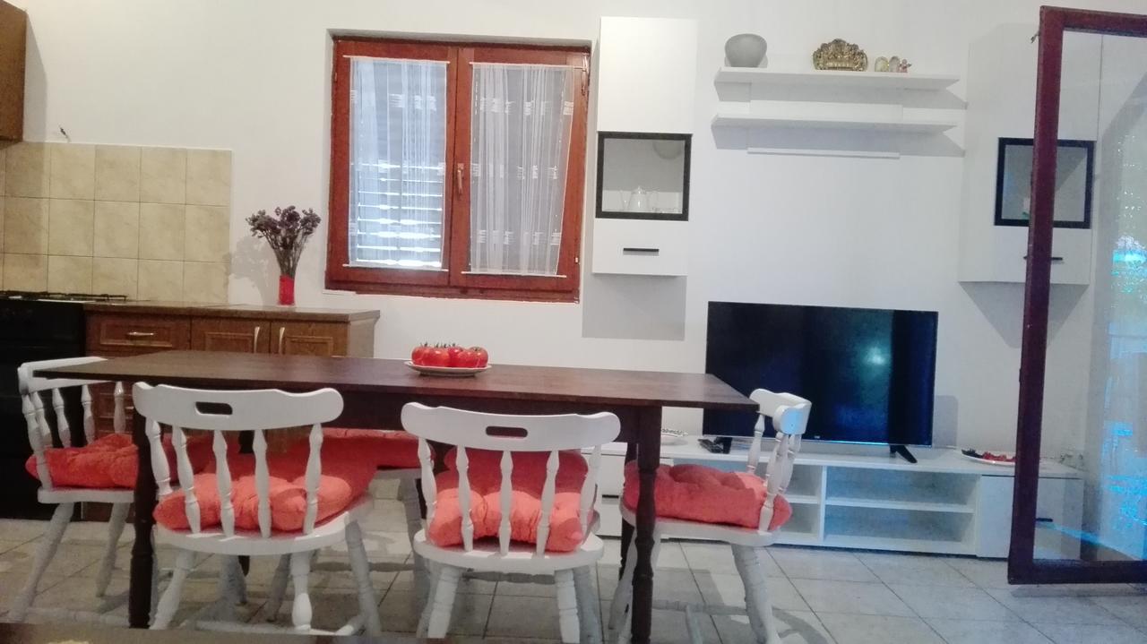 ביוגראד נה מורו Apartments Angela מראה חיצוני תמונה